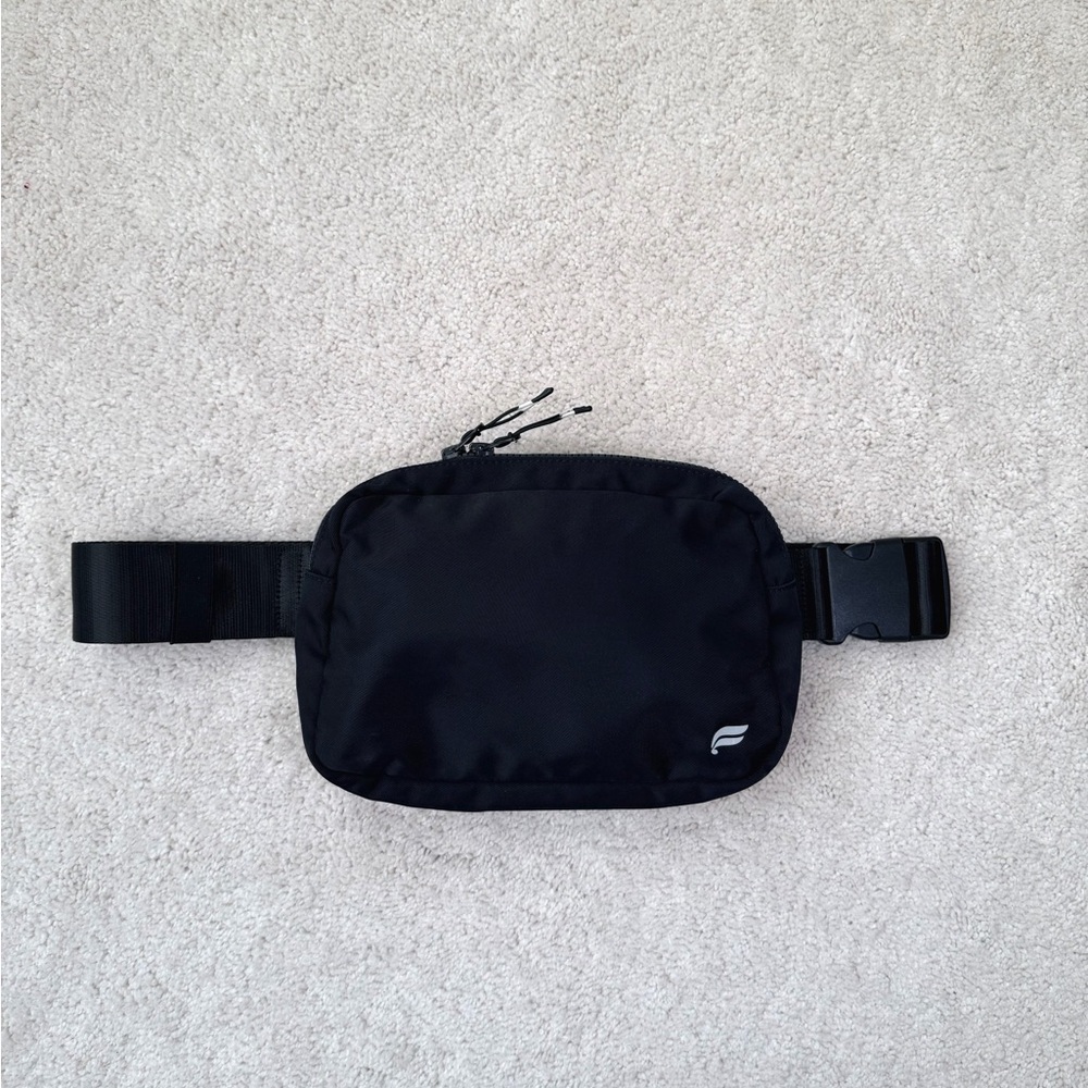 Fabletics “The Big Belt Bag” in black